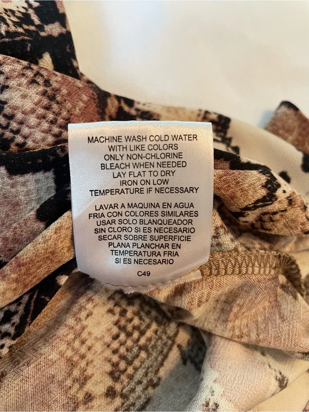 Candie’s V-Neck‎ Twist Waist Snake Print Sleeveless Dress in Blush, Size Medium